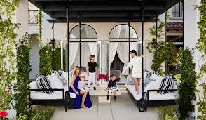 945 x 701 jpeg 413 кб. Celebrity Home Peek Inside Kourtney Kardashian Living Room