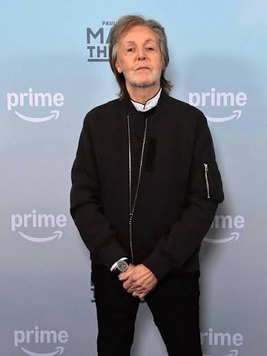Paul and friends attended a special screening of the new documentary film ' Paul McCartney: Man on the Run' earlier this week in London 👐 Capturing  Paul's post-Beatles decade and his subsequent reinvention