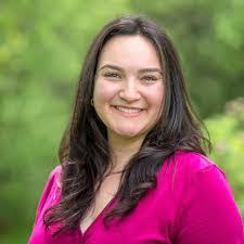 Julia Gold's Instagram, Twitter & Facebook