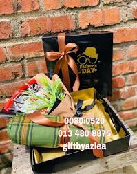 Gambar gubahan kain pelikat untuk hantaran yumida. Father S Day Gift Box Design Craft Others On Carousell