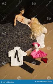 O Homem, Mulher, Par, Tem O Sexo, Faz O Amor Na Cama Imagem de Stock -  Imagem de mulher, relacionamento: 29657697