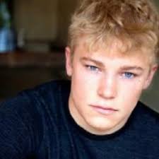 Peter Wiggin (@xTheHegemon)