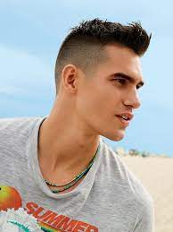 The Summer Haircut That Every Man Should Try Gq Gaya Rambut Pria Pendek Gaya Rambut Keren Gq