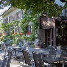 zu tisch zurich restaurant fork bottle spot magazine zu tisch zurich restaurant erholungsraum