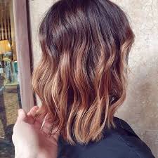 45 tagli di capelli corti e medi per le over 50, ecco quelli più indicati man mano che il tempo passa, una donna potrebbe sentire il bisogno di adottare un taglio e uno stile più maturi per i propri capelli. Tagli Capelli Medi 2021 Da Non Perdere