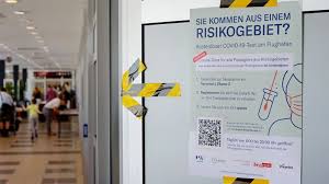 Kostenloser schnelltest und selbsttest für alle. Corona Tests Fur Ruckkehrer Aus Risikogebieten Werden Ab Samstag Pflicht Rbb24
