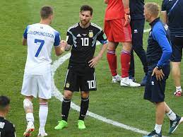 Argentina begin their quest to claim a third world cup title on saturday when they take on tournament newcomers iceland at the spartak stadium in moscow. Highlights Argentina Vs Iceland Fifa World Cup 2018 Messi Misses Penalty As Iceland Hold Argentina To 1 1 Draw Football News