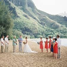 25 Impossibly Beautiful Wedding Locations In Hawaii Kauai Wedding Beautiful Wedding Location Hawaii Destination Wedding
