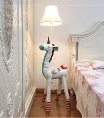 Smc Stehleuchten Kinderzimmer Cartoon Einhorn Stehlampe Schlafzimmer Moderne Minimalistische Nachttischlampe Kreative Wohnzimmer Studie Dekoration Vertikale Tischlampe Amazon De Kuche Haushalt