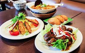 Begitu juga kalau liburan, perut harus selalu terisi. 4 Restoran Halal Di Tokyo Untuk Anda Cuba Bila Travel Ke Sana