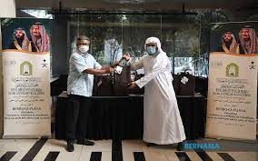 To 3:30 p.m holidays saturday and sunday. Bernama Saudi Embassy Distributes Iftarkhs Food Packets To Bernama Staff