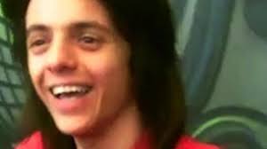 Lucio Corsi dieci anni fa: canta e si racconta nella redazione fiorentina  di Repubblica