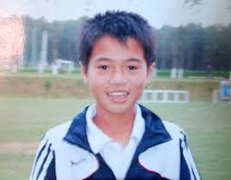 Cầuu thủ nguyễn văn toàn đang chơi bóng cho clb hoàng anh gia lai, anh sinh năm 1996, có chiều cao 1,71 m, anh chơi ở vị trí tiền đạo, hiện cũng là thành viên u23 việt nam (2018). VÄƒn Toan NgÆ°á»i Hung Cá»§a Tuyá»ƒn Viá»‡t Nam Lá»™ áº£nh MÅ©m MÄ©m Ä'ang Yeu Ngay Tá»« Khi Con Be