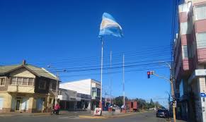 La imagen es disponible para descarga en calidad de alta resolución hasta 3072x1920. Izamiento Las Banderas De Rio Gallegos Siguen Flameando En Cuarentena La Opinion Austral