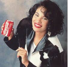 Selena quintanilla streetart ( is this really a mural or is this pic photoshopped?) natural hair styles. Pin By Nadia Jimenez Barriga On Selena Selena Quintanilla Selena Siempre Selena