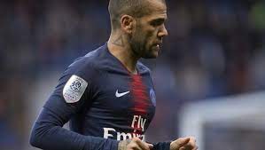 Als sohn von vater domingos alves da silva und mutter lucia ribeiro erlangte er im jahr 2021 als fußballer. Via Instagram Dani Alves Sucht Neuen Verein