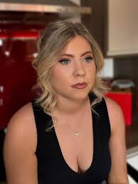 Caitlin, Hannah and Donna ready for an event at the Easterbrook last  night🥰 see you all again in June for the wedding👰🏼🥂