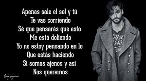 Apenas sale el sol y tú te vas corriendo sé que pensarás que esto me está doliendo yo no estoy pensando en lo que estás haciendo (haciendo) si somos ajenos y así nos queremos (rude y si con otro pasas el rato vamo' a ser feliz, vamo' a ser feliz felices los 4 yo te acepto el trato. Maluma Felices Los 4 Letra Youtube