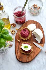 Simple Comme Les Dakos Au Pesto De Betterave De Natassa Saveurs De Crete La Cuisine C Est Simple En 2020 Alimentation Recettes Minceur Cuisine Vegan