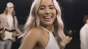 CREATIVE CONVERSATIONS 148: BELLA MACKENZIE ON BIGSOUND, AUTOGRAPHING  TRUCKS, AND BEING AN AUSTRALIAN FEMALE COUNTRY ARTIST — Futuremag Music