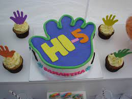 Hi 5 Themed Birthday Party Little Party Love Birthday Cupcakes Boy Boy Birthday Party Themes Boy Birthday Parties