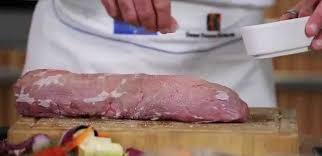 Arrosto e bistecchina impanata ripiena di taleggia, semolino e mela. Vitello Tonnato Alla Maniera Antica Non Si Butta Via Nulla Piemontetopnews