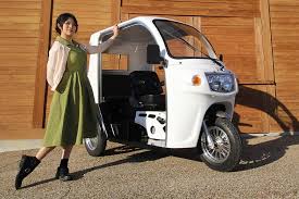 兵庫県に本社を置く 株式会社アライブプラス が販売する apxtrikes125 は 普通自動車免許で運転出来る チョイ乗り系 トライクです どのような特徴があるのでしょうか 電動トライク トラ バイク