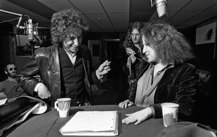 Here's 24-minute audio of Bob Dylan & Bette Midler practicing, trading  barbs, and singing snippets of other songs while recording 'Buckets Of  Rain' - Bootleg Betty