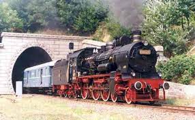 Transport gratuit >90 lei si livrare rapida. Prima LocomotivÄ Cu Aburi Din Romania Implineste 90 De Ani Epoch Times Romania