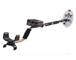 Finding gold nuggets with metal detectors isn't as easy as it might sound to beginning gold prospectors. Fisher Goldbug 2 Combo With 6 10 Coil Gold Nugget Metal Detecto