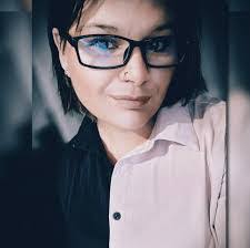 Anna Stringfellow's Instagram, Twitter & Facebook