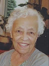 Marilia Roman's Instagram, Twitter & Facebook