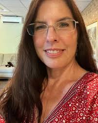 Donna Loza, Midwest Center for Hope & Healing, Ltd, Counselor, Oak Brook,  IL, 60523