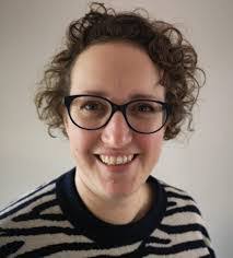 Sarah Palmer's Instagram, Twitter & Facebook