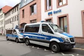 Volksbank thüringen mitte eg is a member of bvr institutssicherung gmbh and makes its contributions into it. Thuringen Durchsuchung Staatsanwalte Ermitteln Gegen Vr Bank Thuringen Insudthuringen