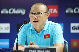 Đội tuyển việt nam, hlv park hang seo, world cup 2022. Huáº¥n Luyá»‡n Vien Park Hang Seo Xin Lá»—i Sau Khi Nháº­n Tháº» Vang Bong Ä'a Vietnam Vietnamplus
