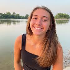 Emily Loy's Instagram, Twitter & Facebook