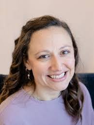 Amanda Shenk's Instagram, Twitter & Facebook