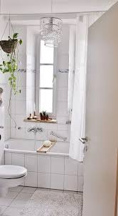 B A D E Z I M M E R M A K E O V E R Neues Badezimmer Runde Badezimmerspiegel Klebefolie Fliesen