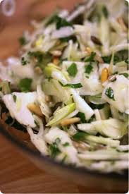 Salade De Radis Noir Fenouil Et Graines Grillees La Cuisine De Dali Avec Images Salade Radis Recette Fenouil Salade De Radis Noir