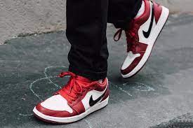 Viele zahlungsmethoden · gratislieferung ab 30 € Air Jordan 1 Low Noble Red Release Date Info Hypebeast