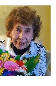 Peggy Kitchen's Instagram, Twitter & Facebook