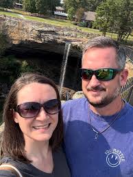 My husband and I took a little trip to Mentone, Alabama, and it's gorgeous!  We stopped at Noccalula falls, made some friends at the petting zoo, had  breakfast at the Hatter Cafe,