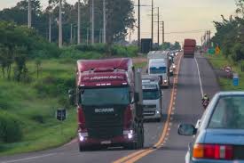 Em um áudio que circulou entre caminhoneiros neste domingo (31), o ministro da infraestrutura, tarcísio de freitas, diz não ser possível atender as a autenticidade da mensagem foi confirmada pela pasta em nota. Caminhoneiros Descartam Greve Pela Alta Do Diesel E Seguem Viagem Por Ms Cidades Campo Grande News