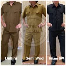 Baju safari pakaian adat bali pria dengan bahan yang bagus nyaman digunakan serta model terbaru yang akan membuat penampilan anda semakin gagah dan tampan. Harga Baju Safari Terbaik Atasan Pakaian Pria Juni 2021 Shopee Indonesia