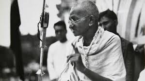 From the numerous speeches and writings of mk gandhi it is clear that he wished for sikhs to renounce the parts of their religion and culture that. Mahatma Gandhi Revolution Ohne Gewalt Geschichte Radiowissen Bayern 2 Radio Br De