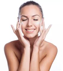 5 Benefits of Beeswax For Hair, How To Use It, And Side Effects