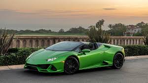 The spyder has the same enhancements as the coupé but is 100 kg (220 lb) heavier due to the addition of chassis reinforcement components owing to the loss of the roof. 2020 Lamborghini Huracan Evo Spyder First Drive Open Air Theater
