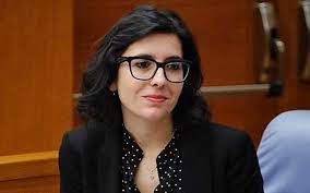 Deputata e attuale probiviro m5s entra in pa al femminile dopo madia e da una donna ad un'altra donna e ora ancora una donna: Fabiana Dadone Chi E Il Ministro Della Pubblica Amministrazione