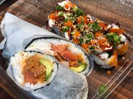 Prepackage sushi, sashimi rolls, and other fresh selections with this emperor's select 5 1/4 x 8 1/2 extra large sushi container with lid. Happy Monday Rise Sunshine Octoman Deli Sushi Desserts Facebook